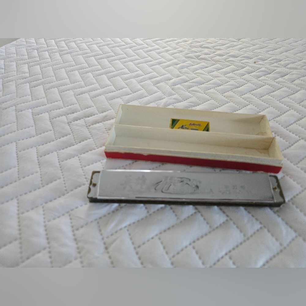 Hero 48 Holes Harmonica - C - wooden frame